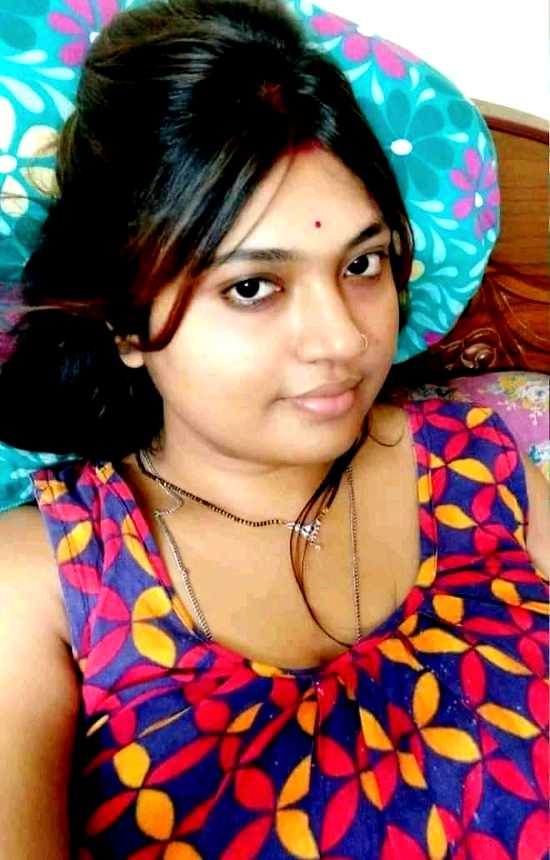 কাজের মেয়েকে চুদলাম