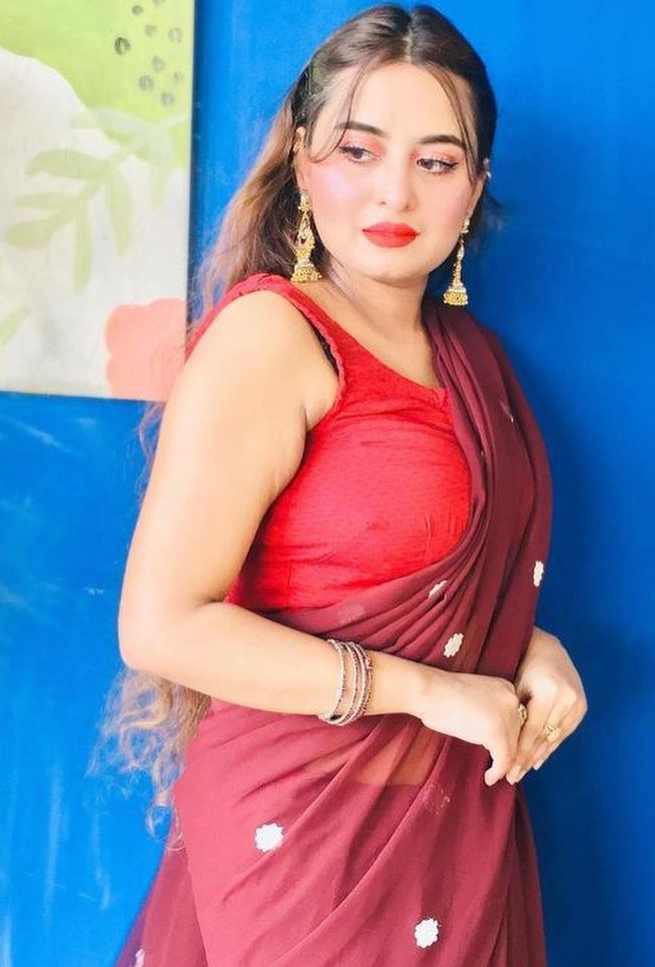 কাজের মেয়েকে চুদলাম